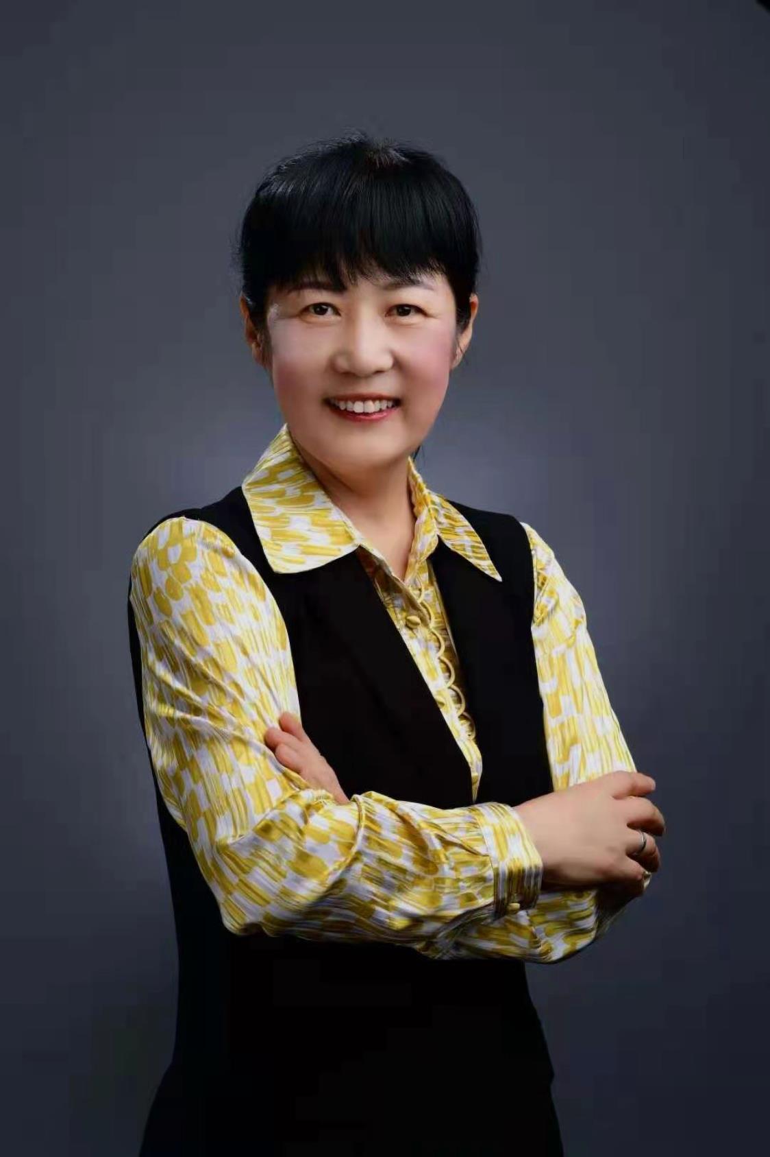 陈昱英.jpg