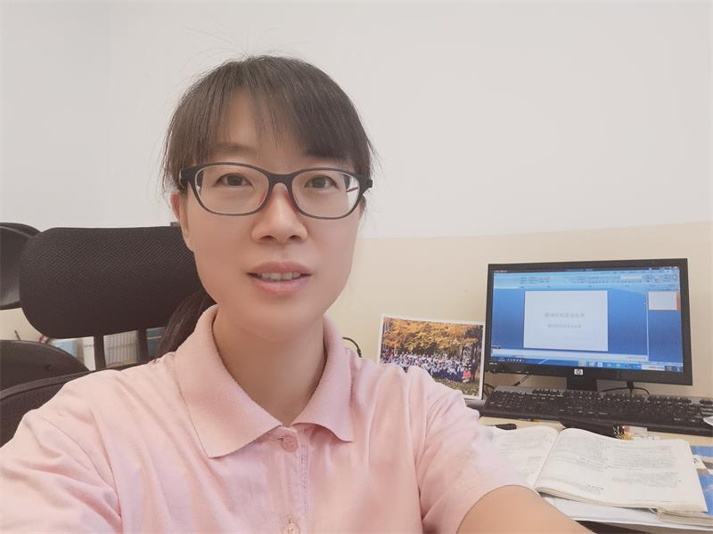 李娟.jpg
